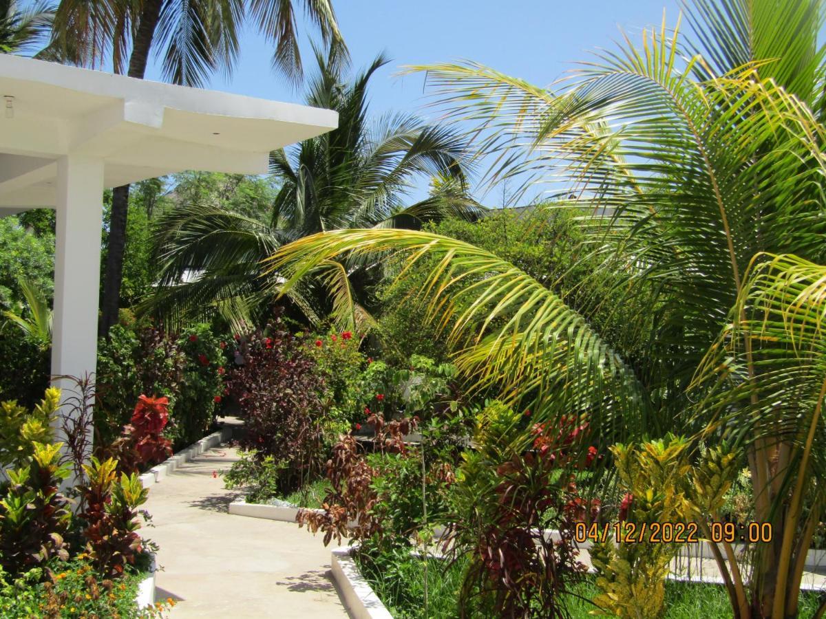Kivulini Lodge And Restaurant Nungwi Bagian luar foto